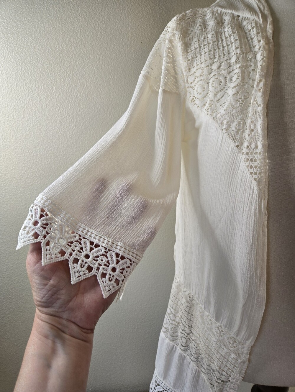 NWT Moral Fiber Boho Ivory Lace Crochet Open Front Top Layering Size Medium - Picture 4 of 13